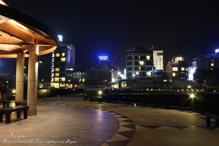【南投×住宿】日月潭湖悅景觀民宿♥伊達邵碼頭第一排〃眺望日月潭湖畔美景(夜景版) - 第18張圖 【南投×住宿】日月潭湖悅景觀民宿♥伊達邵碼頭第一排〃眺望日月潭湖畔美景(夜景版)