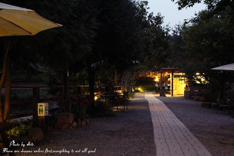 【南投×景點】埔里桃米生態村紙教堂♥日月潭附近全台第一座紙館建築