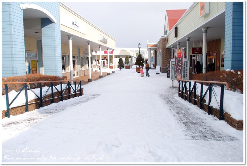 【白色聖誕節之北海道】雪上活動好有趣&千歲Outlet購物廣場♥最後一篇之不想回家啦T^T - 第55張圖 【白色聖誕節之北海道】雪上活動好有趣&千歲Outlet購物廣場♥最後一篇之不想回家啦T^T