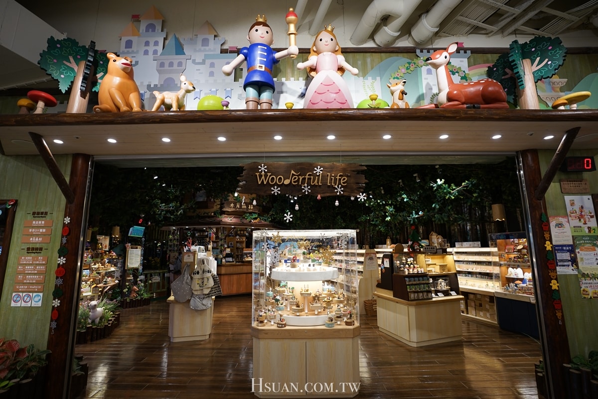 ｜台中麗寶OUTLET親子景點｜台中木育森林♥到森林遊樂場玩耍吧！多樣木製質感設施，大人小孩都能玩哦！