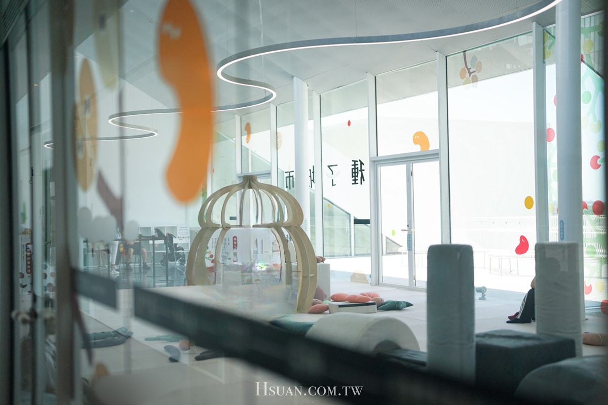 ｜桃園親子景點｜中壢青埔桃園市兒童美術館♥純白山丘建築造型