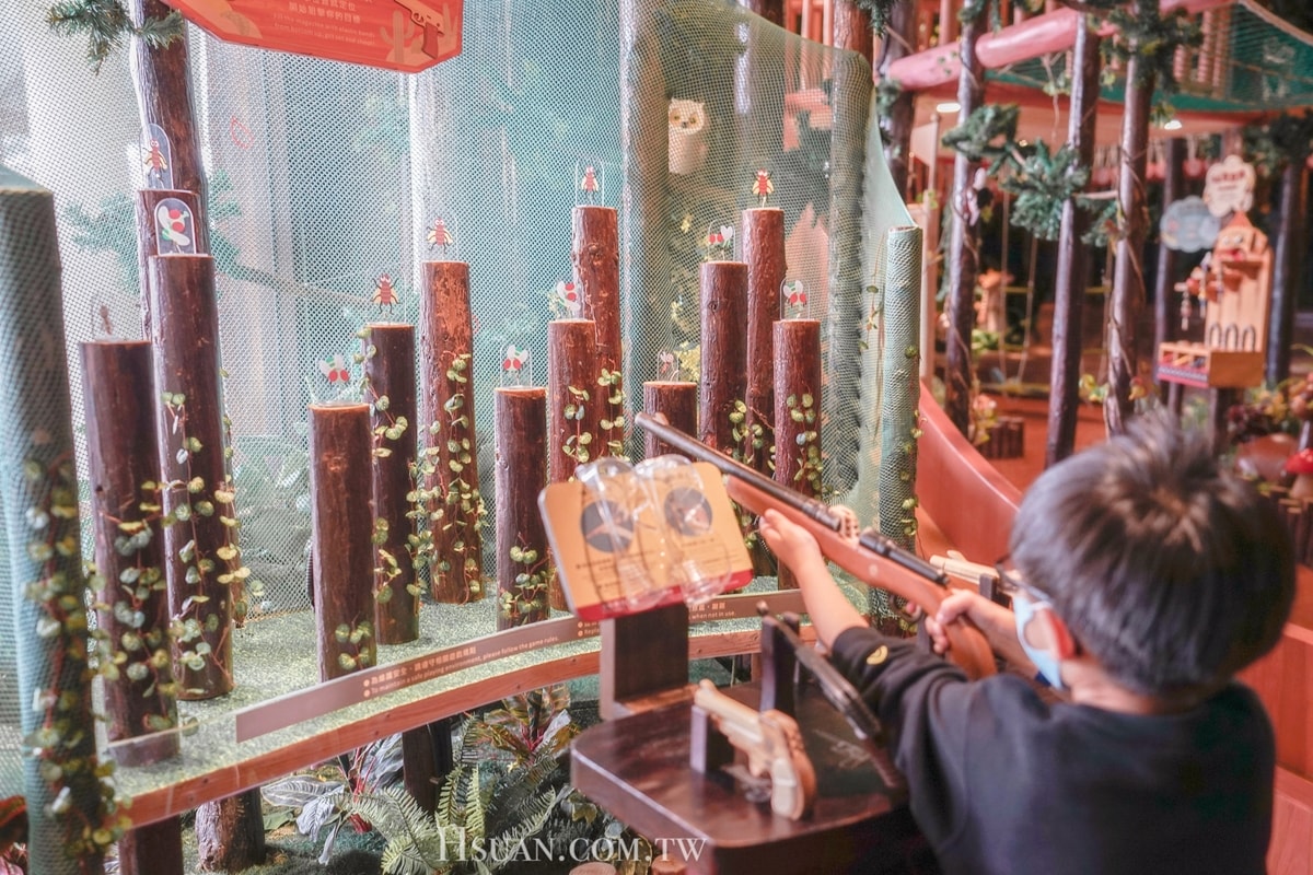｜台中麗寶OUTLET親子景點｜台中木育森林♥到森林遊樂場玩耍吧！多樣木製質感設施，大人小孩都能玩哦！