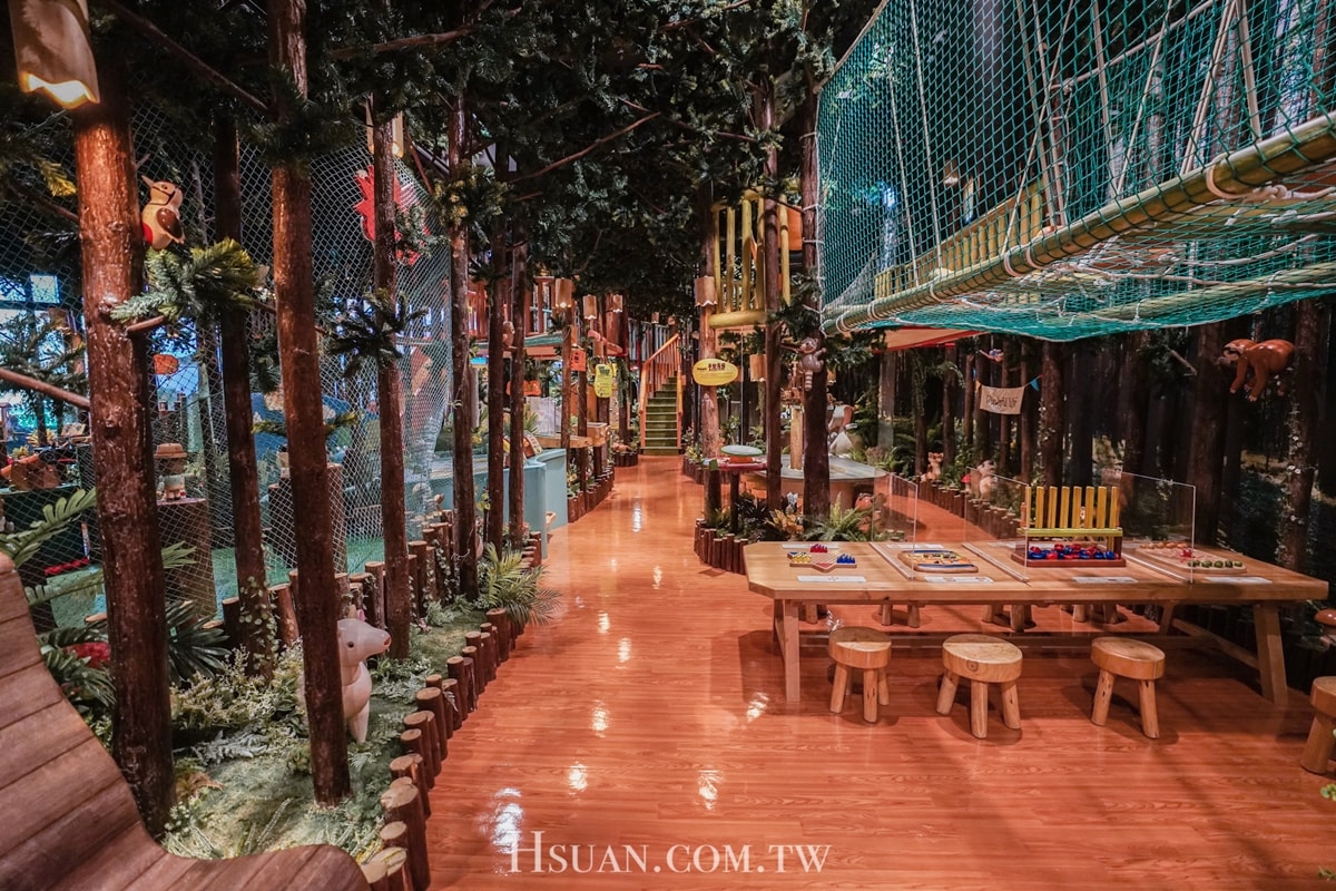 ｜台中麗寶OUTLET親子景點｜台中木育森林♥到森林遊樂場玩耍吧！多樣木製質感設施，大人小孩都能玩哦！