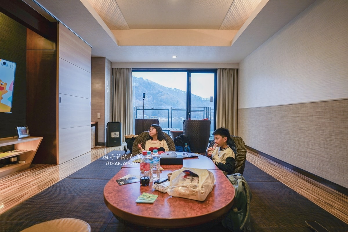 日本河口湖住宿推薦｜風之飯店KUKUNA♥房間就能看到富士山的湖景飯店/逆富士飯店