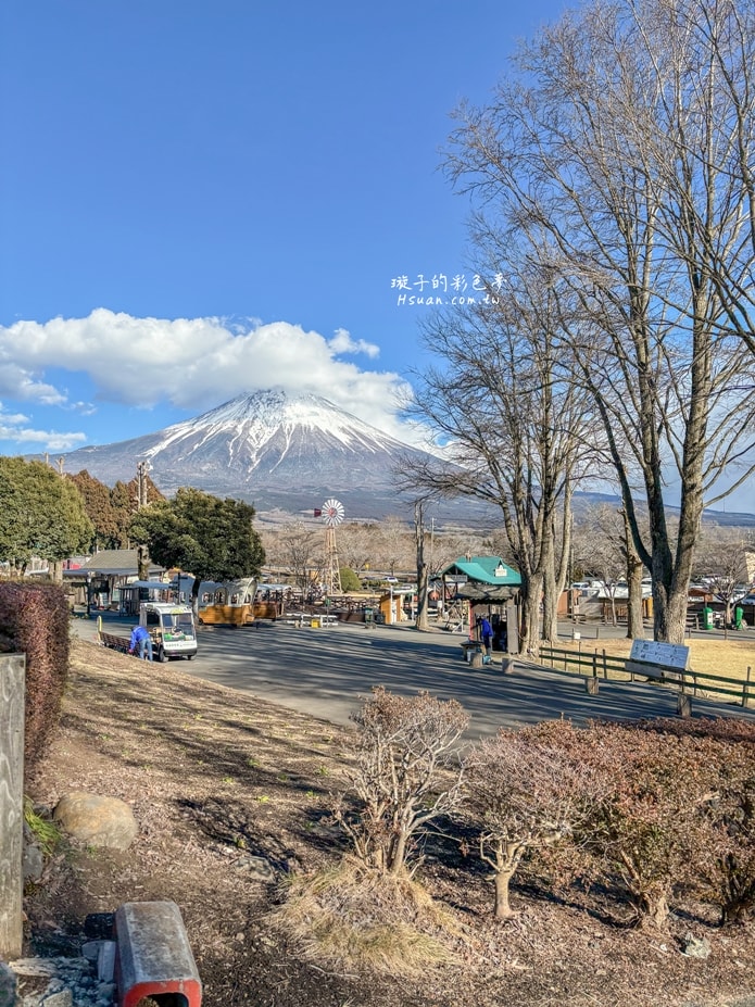 ｜日本河口湖親子景點｜馬飼野牧場♥欣賞富士山的絕佳景點/河口湖自由行/天空盪鞦韆/兒童遊戲場